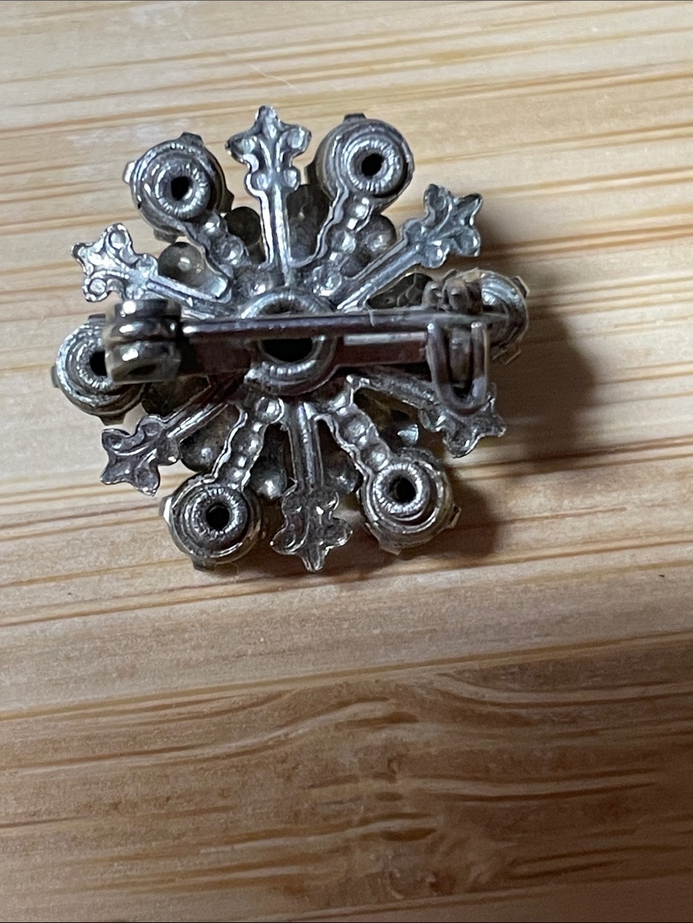Vintage Blue Crystal snowflake scatter pin - Picture 3 of 5